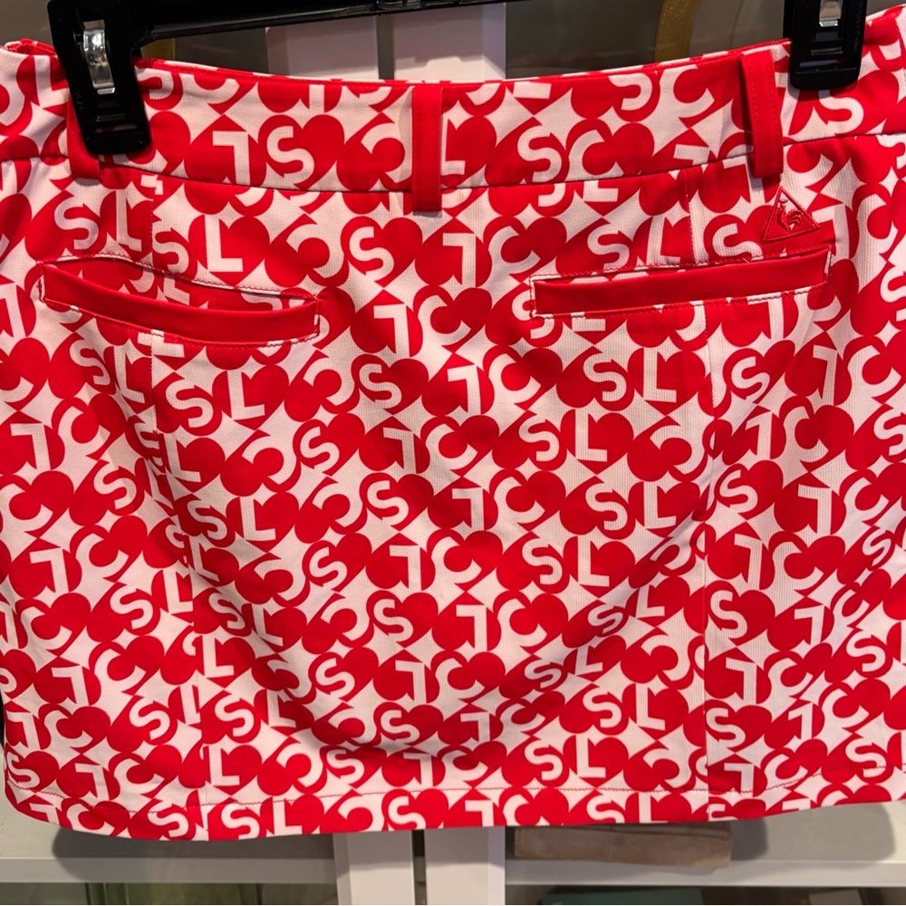 Le Coq Sportif Red and White Graphic mini skort - Picture 2 of 4